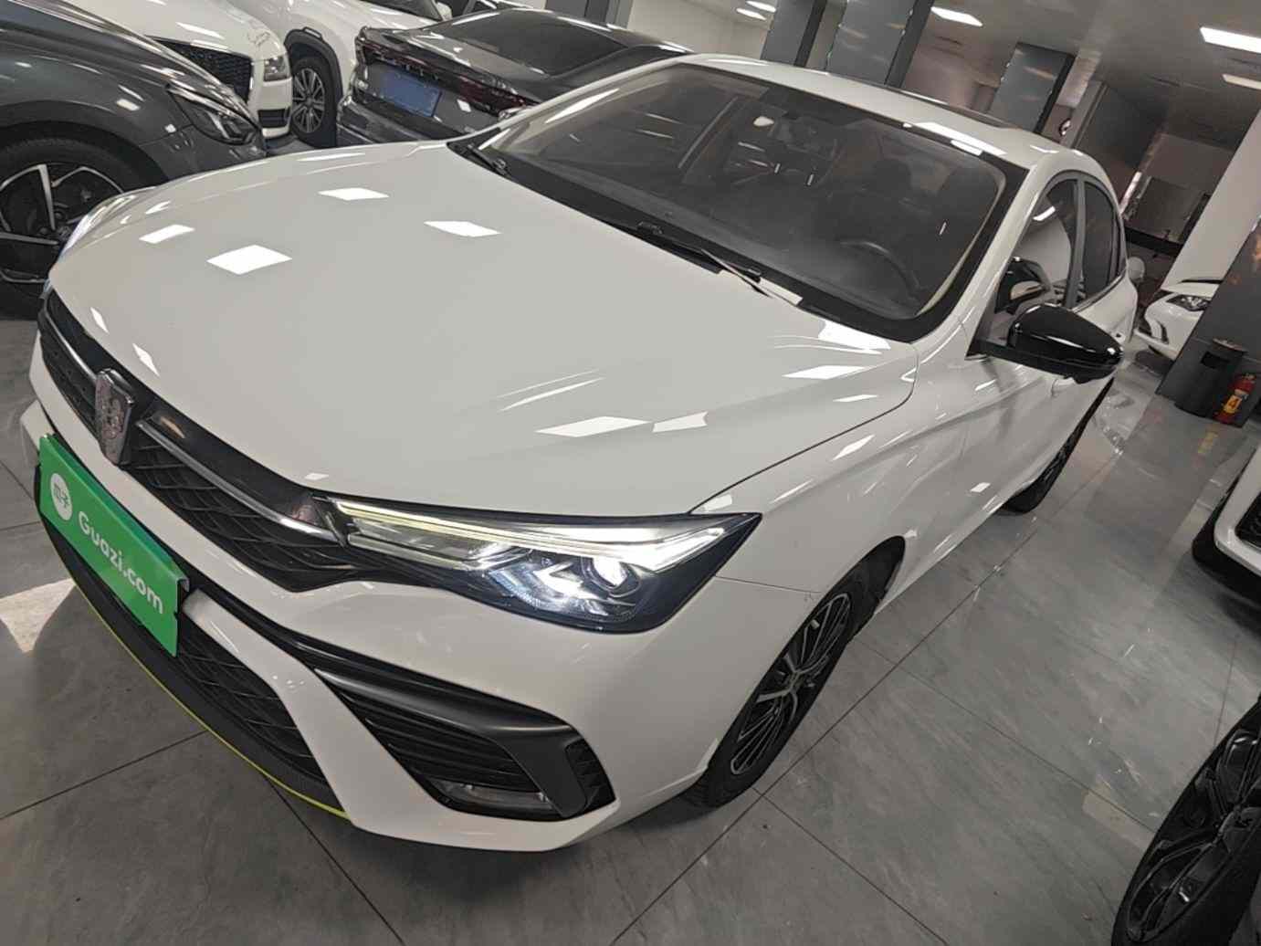 荣威i5 2021款 改款 1.5L CVT钻石版(2)