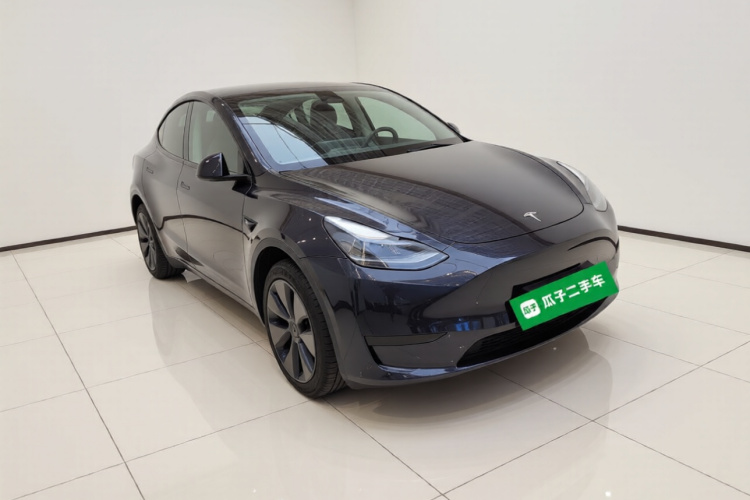 特斯拉 Model Y 2024款 后轮驱动版车身外观3