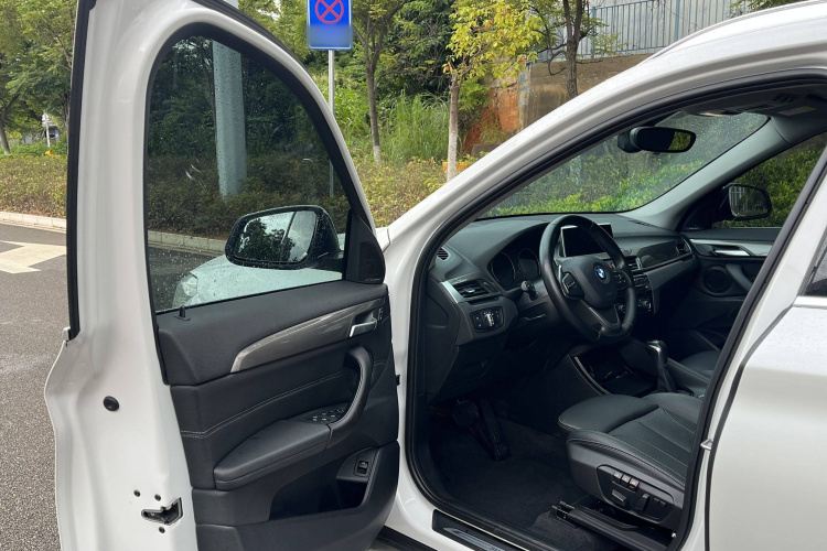 宝马X1 2019款 xDrive20Li 尊享型中控内饰7005