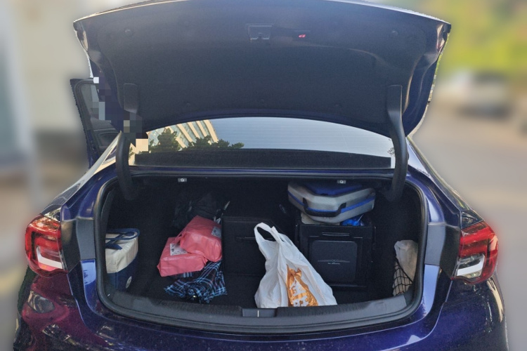 别克 君威 2020款 GS 28T 尊贵型中控内饰23