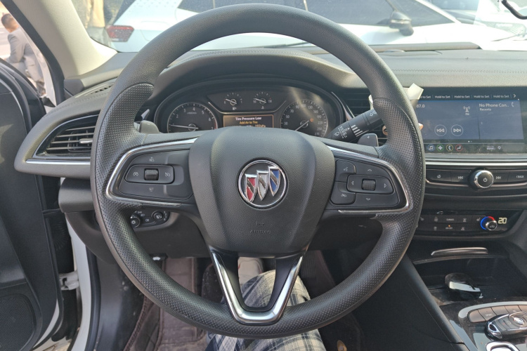 别克 君威 2022款 552T 智享型中控内饰13