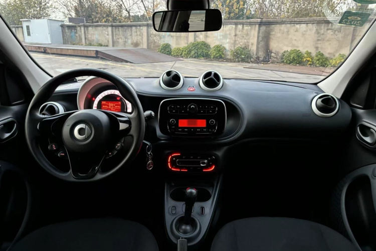 smart forfour 2016款 1.0L 52千瓦灵动版局部细节16