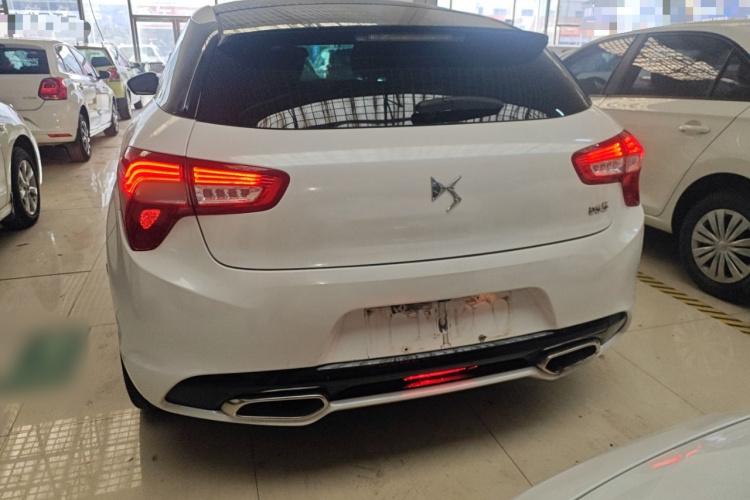 DS 5 2015款 1.6T 豪华版THP160车身外观6