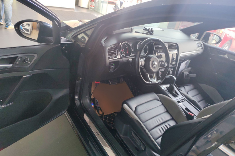 大众 高尔夫 2018款 280TSI 自动R-Line型中控内饰20