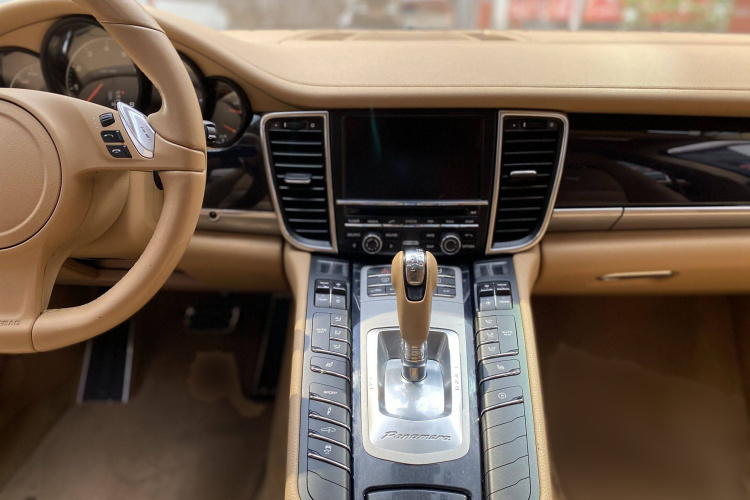 保时捷 2014款 Panamera 4 3.0T中控内饰7005