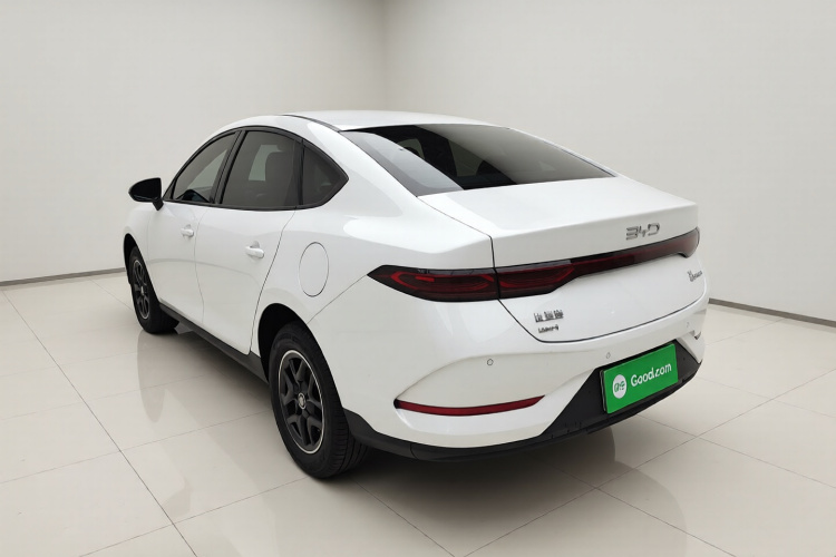 比亚迪 秦PLUS 2025款 DM-i 智驾版 55KM领先型车身外观5