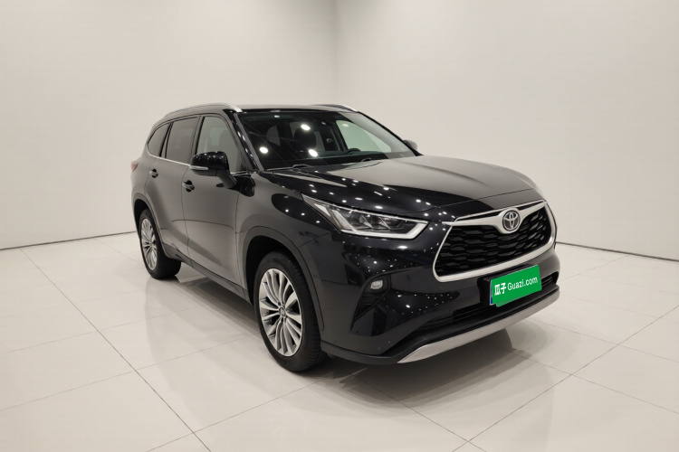 丰田 汉兰达 2022款 双擎 2.5L 四驱尊贵版 7座车身外观3