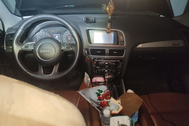 奥迪Q5 2013款 40 TFSI 进取型中控内饰7002