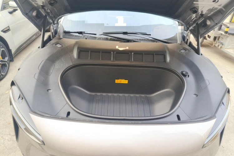 小米汽车 小米YU7 2025款 超长续航高性能四驱Max版局部细节24