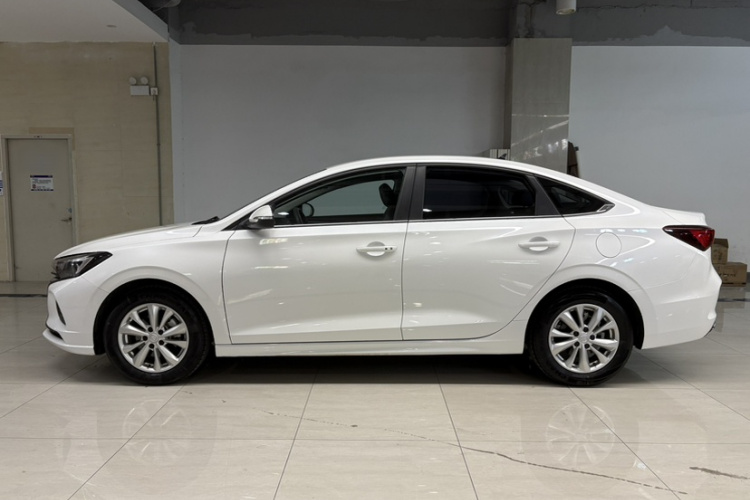 长安 逸动 2022款 PLUS 1.6L GDI CVT精英型车身外观6008