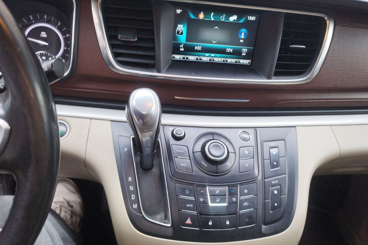 别克GL8 2018款 28T 豪华型 国VI局部细节16