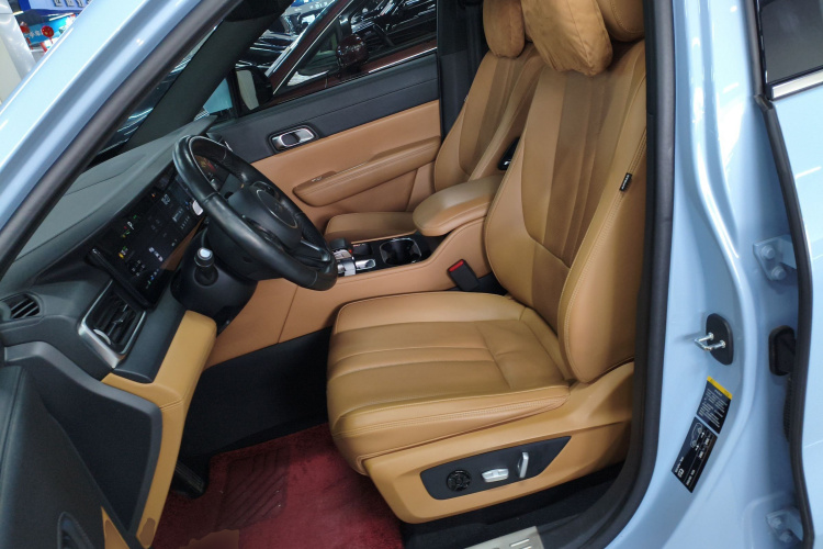 理想汽车 理想ONE 2020款 增程6座版中控内饰19