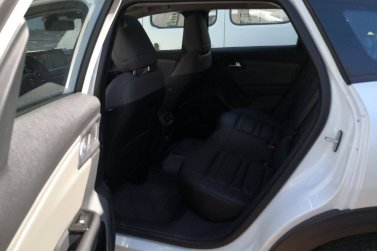 雪铁龙 凡尔赛C5 X 2023款 1.6T 势不凡中控内饰21