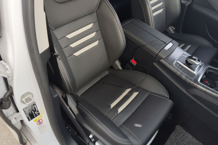 比亚迪 秦Pro新能源 2019款 DM 1.5TI 自动领航版局部细节41