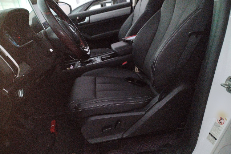 比亚迪 唐 2018款 2.0T 自动智联尊贵型 5座 国V局部细节19