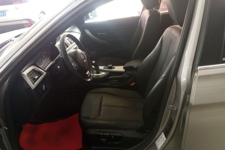 宝马3系 2015款 316Li 时尚型局部细节19