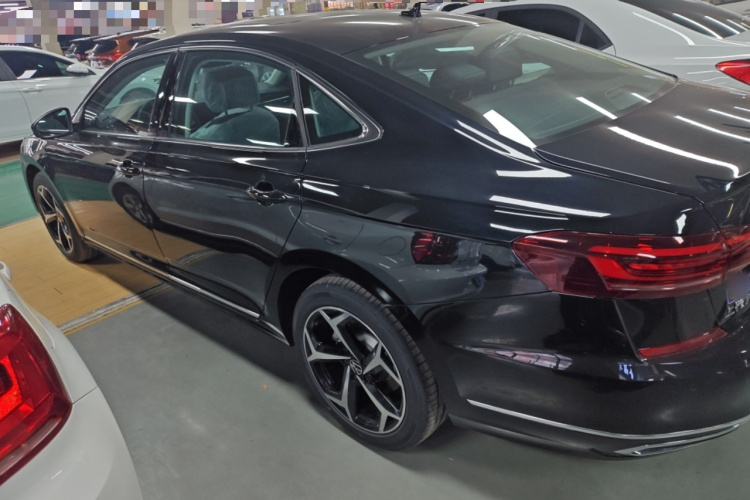 大众 帕萨特 2025款 出众款 380TSI 星空龙腾版车身外观6003