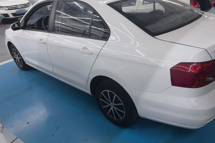 大众 捷达 2017款 1.5L 手动时尚型车身外观4