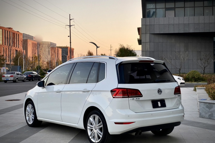 大众 高尔夫·嘉旅 2016款 230TSI 自动豪华型车身外观6009