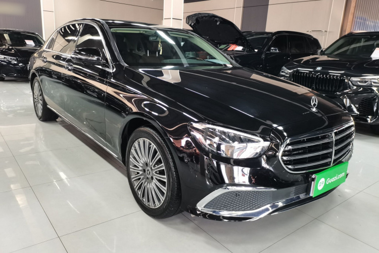 奔驰E级 2021款 改款 E 300 L 豪华型车身外观3