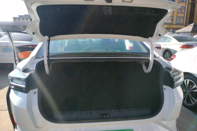 东风风神 奕炫 2023款 马赫版 1.5L 自动追影版机舱底盘23