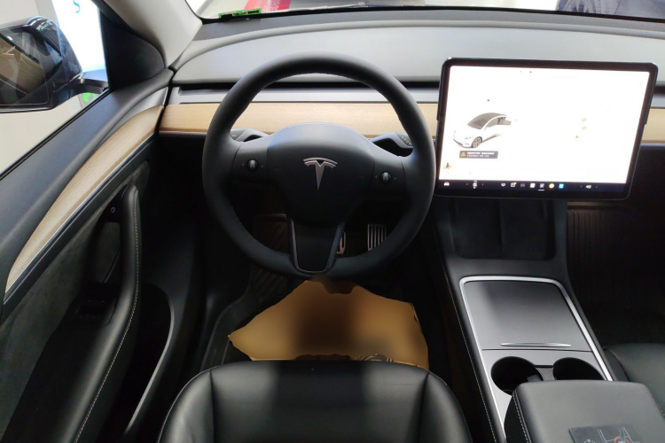 特斯拉 Model Y 2021款 标准续航后驱版中控内饰13