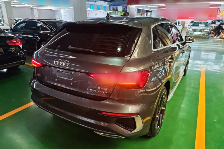 奥迪A3 2024款 Sportback 35 TFSI 时尚运动型车身外观6005