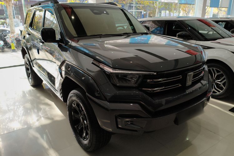 坦克400新能源 2024款 Hi4-T 越野版车身外观3