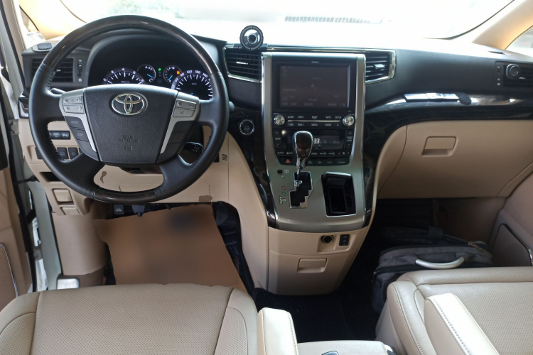 丰田 埃尔法 2012款 3.5L 豪华版中控内饰12