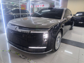 鸿蒙智行 尊界S800 2025款 增程 星耀尊享版 5座