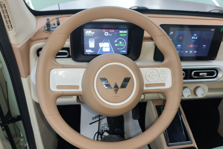 五菱汽车 宏光MINIEV 2024款 第三代 215km 进阶版中控内饰13