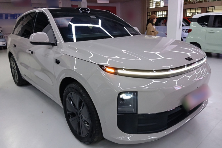 理想汽车 理想L6 2024款 Max车身外观3