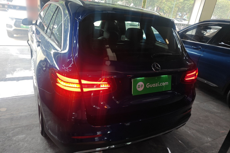 奔驰GLC 2016款 GLC 300 4MATIC 动感型车身外观6