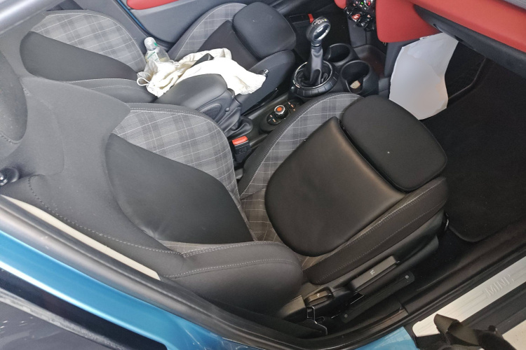 MINI 2015款 1.5T COOPER Fun 五门版中控内饰41