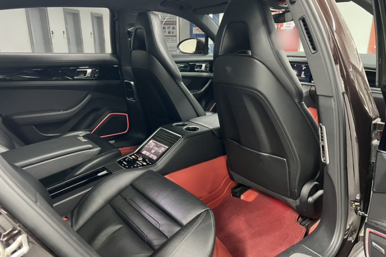 保时捷 2017款 Panamera 4 行政加长版 3.0T中控内饰7011