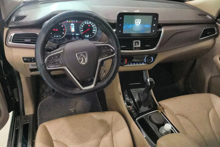 宝骏730 2017款 1.8L iAMT豪华型 7座中控内饰12