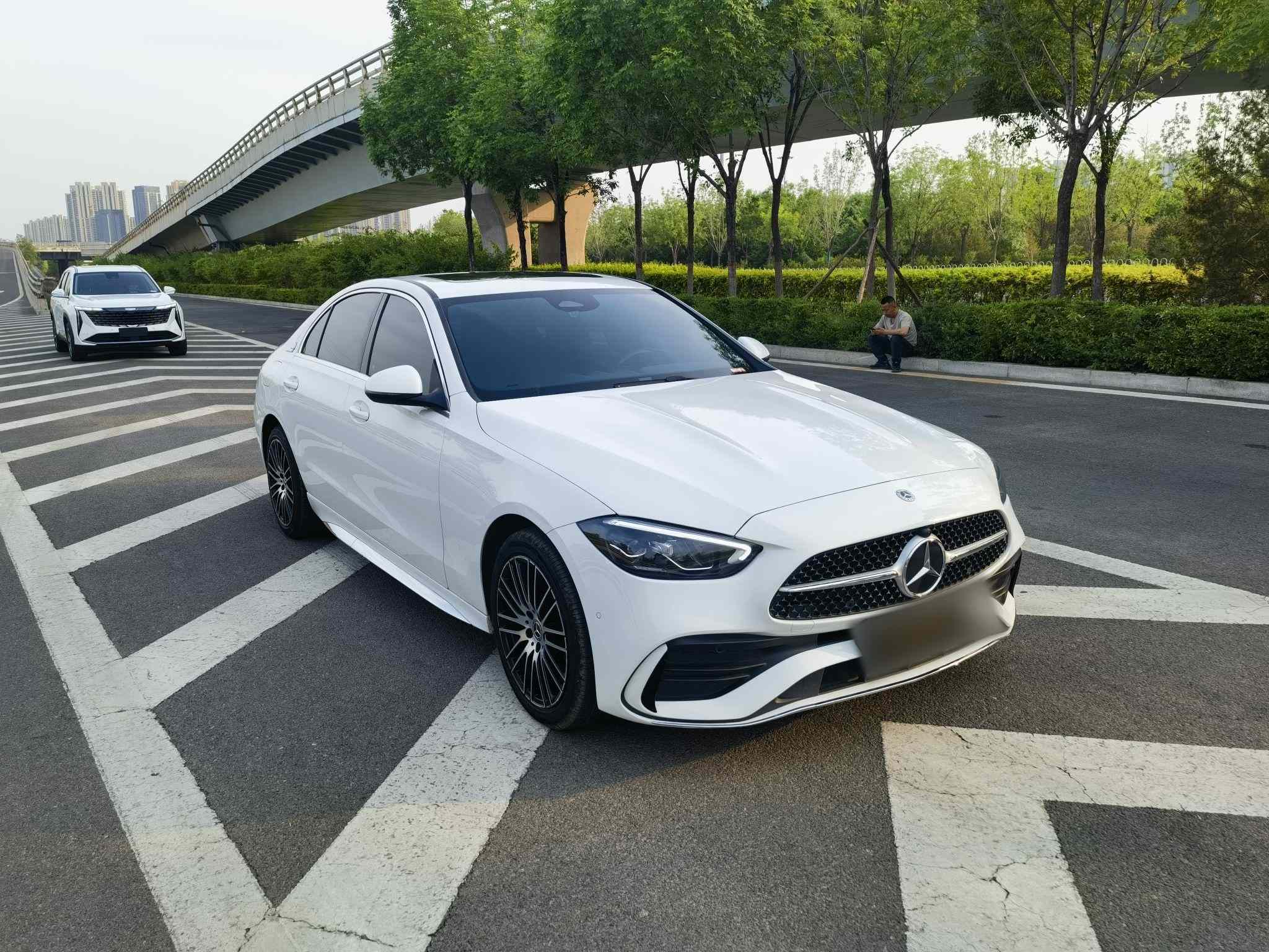 奔驰C级 2023款 改款 C 200 L 运动版(4)