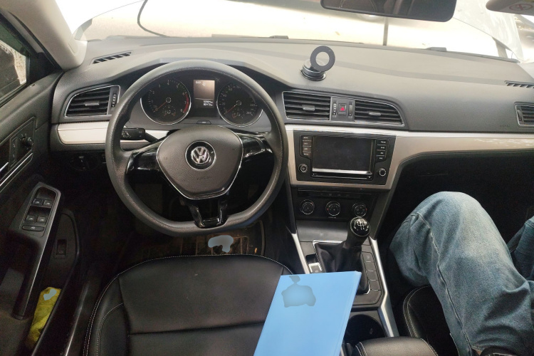 大众 凌渡 2015款 230TSI 手动风尚版中控内饰12