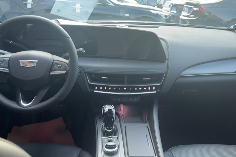 凯迪拉克CT5 2024款 28T 豪华型Pro中控内饰7003