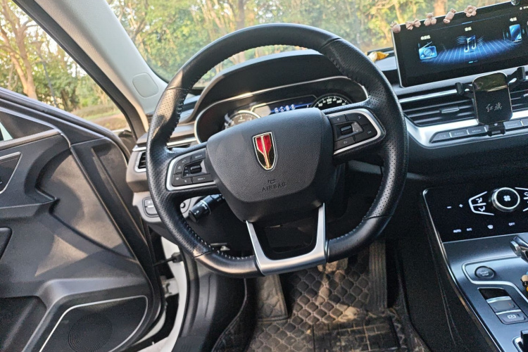 红旗H5 2022款 经典款 改款 1.5T DCT旗韵版中控内饰13