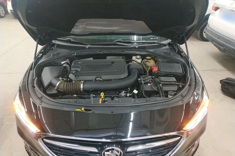 别克 君越 2020款 652T 精英型机舱底盘24