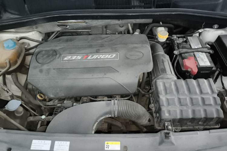 广汽传祺 传祺GS4 2017款 235T 自动两驱精英版机舱底盘24