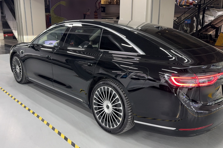 鸿蒙智行 享界S9 2025款 增程 Ultra车身外观6009