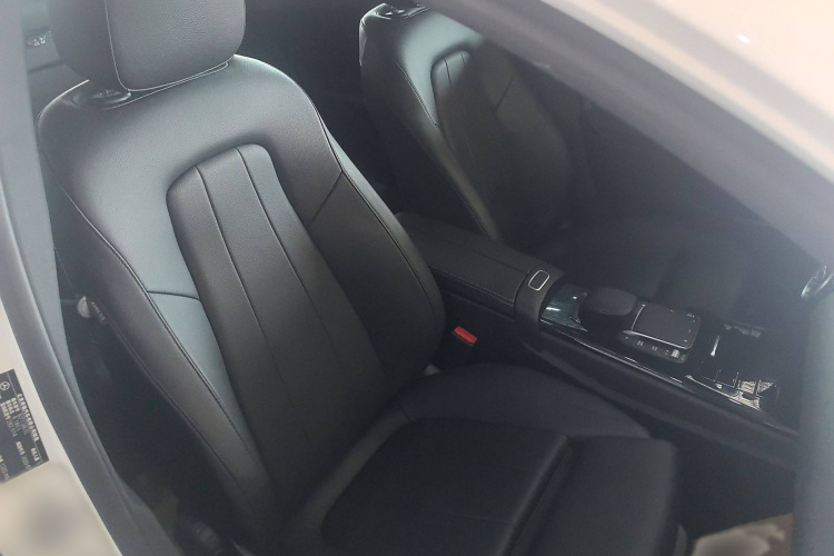 奔驰A级 2020款 改款 A 180 L 运动轿车局部细节41