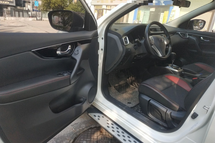 日产 逍客 2017款 2.0L CVT智享版 国VI中控内饰7003