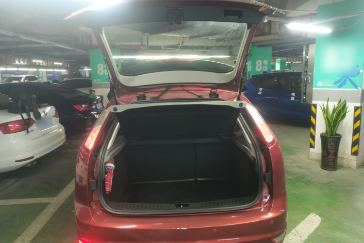 福特 福克斯 2012款 两厢经典 1.8L 自动基本型局部细节23