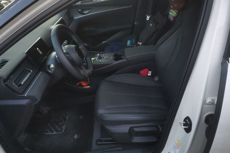 比亚迪 海豹06新能源 2025款 DM-i 智驾版 80KM豪华型中控内饰19