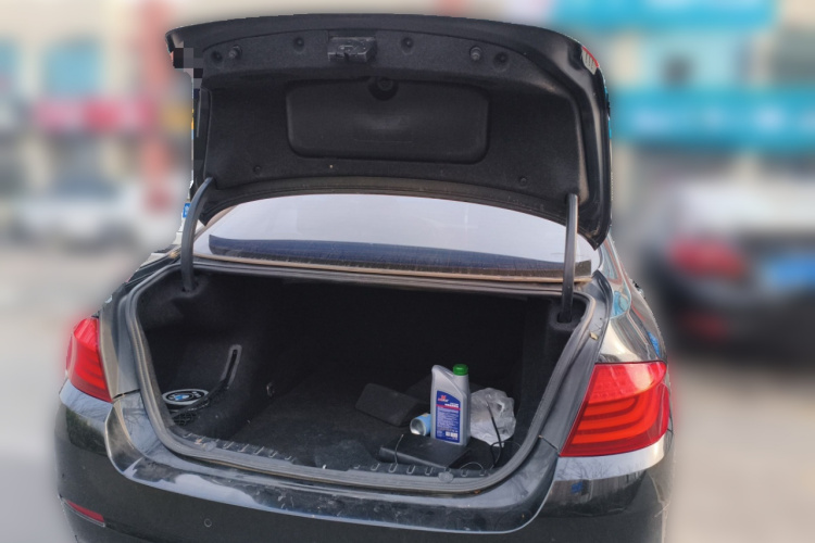 宝马5系 2013款 525Li 豪华型局部细节23