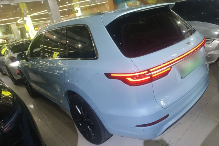 理想汽车 理想ONE 2020款 增程6座版车身外观4