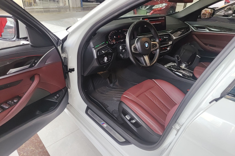 宝马5系 2021款 改款 525Li M运动套装中控内饰7003